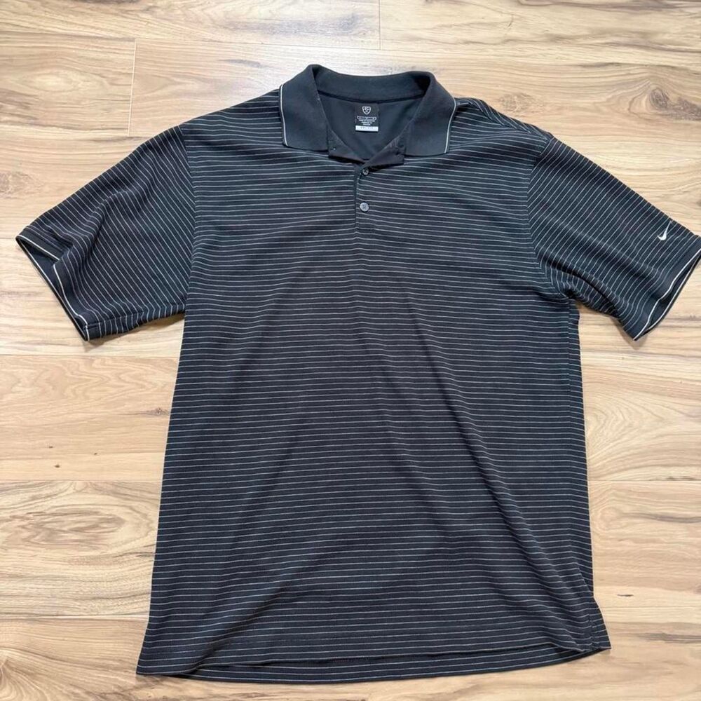 Nike Golf Polo embroidered swoosh preppy style Size Large